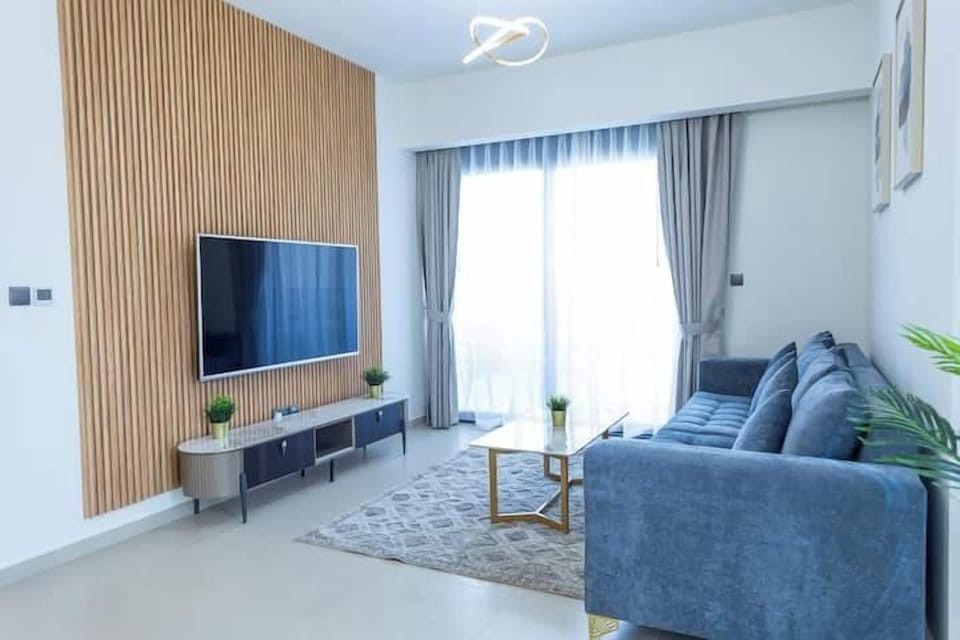 Apartment | Bathroom | Shower, free toiletries, hair dryer, towels