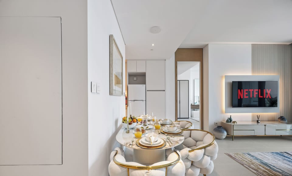 Luxury Apartment, 1 Bedroom, Canal View | In-room dining