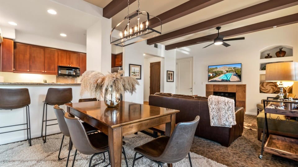 Living/Dining Area
