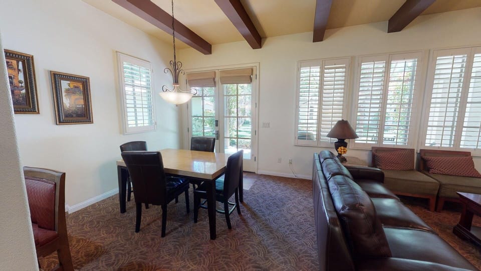 Living/Dining Area