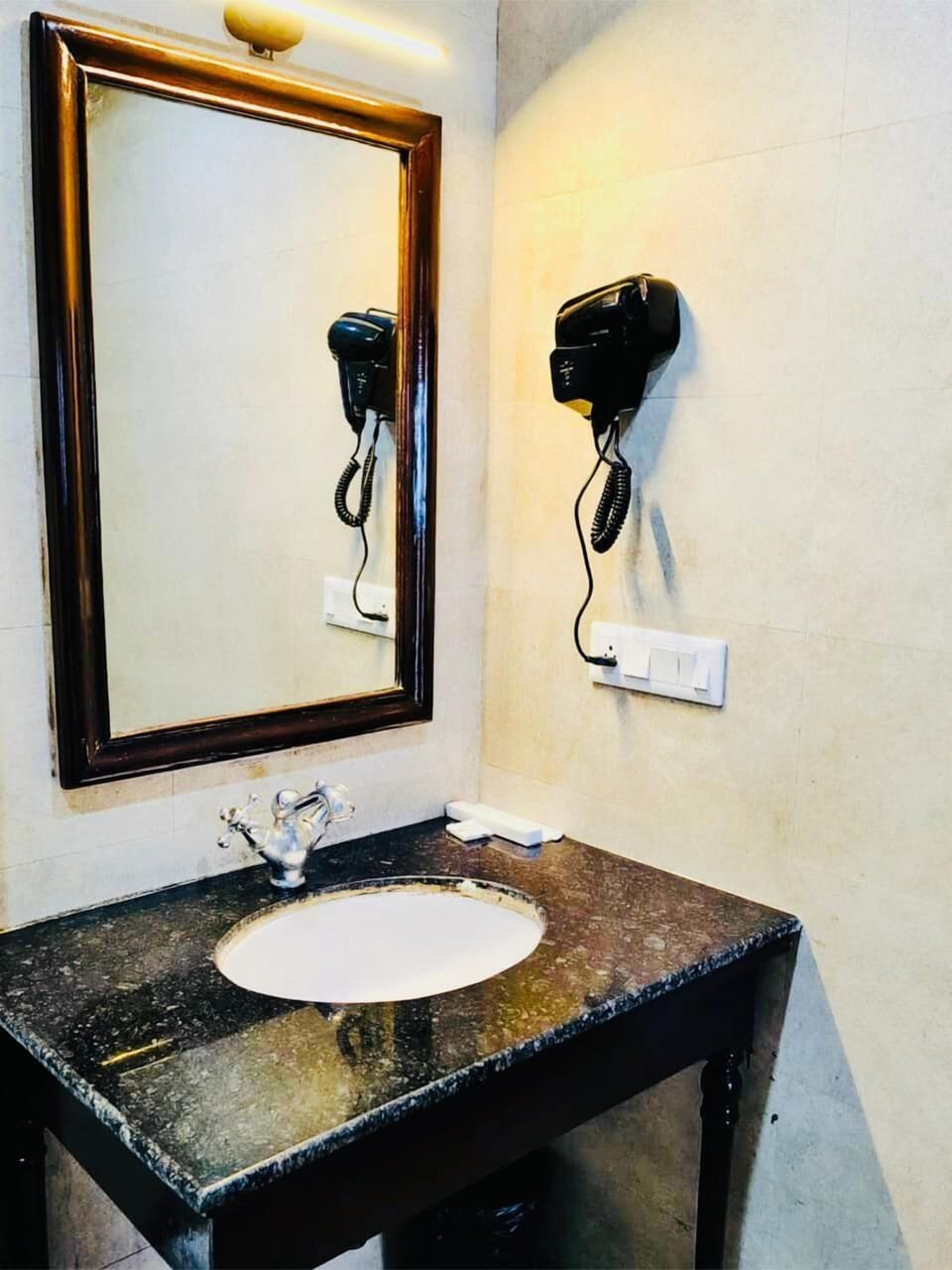 Luxury Crown pearl Valley View | Bathroom | Free toiletries