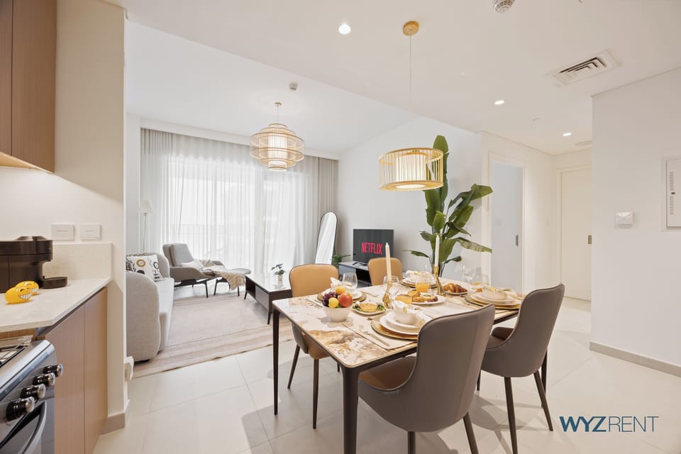 Standard Apartment, City View | In-room dining