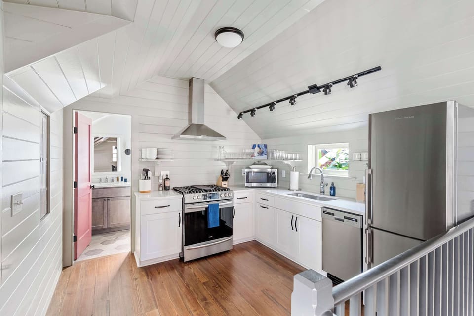 Fully equipped kitchen for your convenience. Ask us about our private chef options!