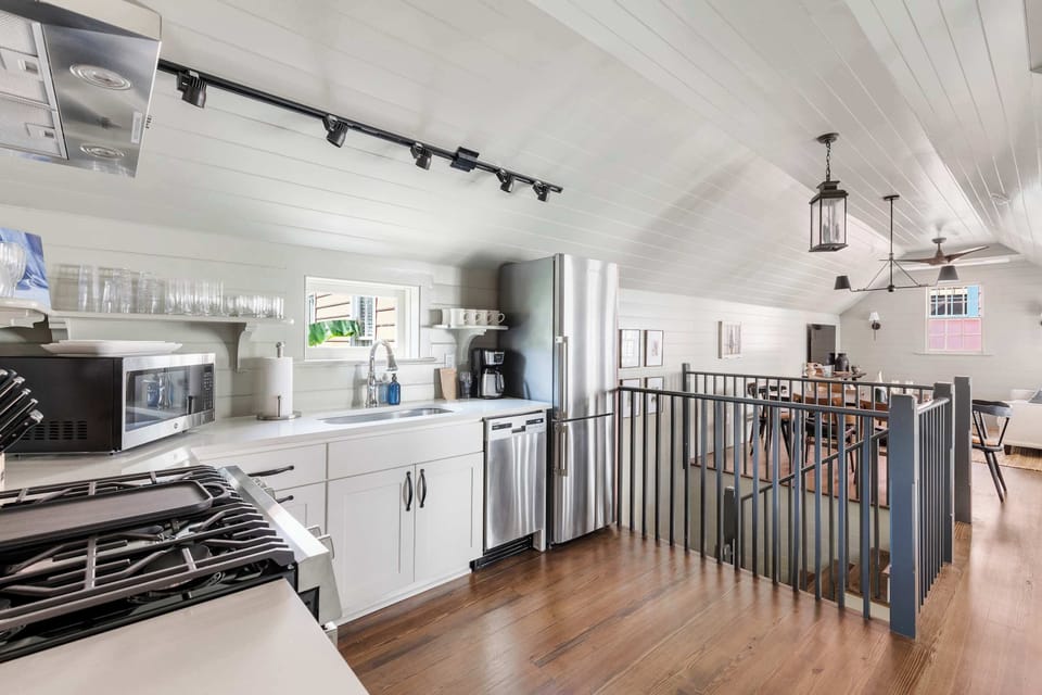 Fully equipped kitchen featuring modern appliances and everything you need to prepare meals at home.