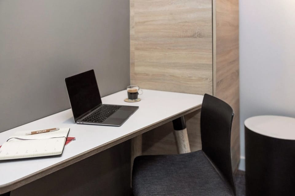 Plan tomorrow’s adventures with a quiet workspace and morning espresso.