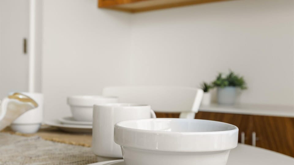 Full dining ware set