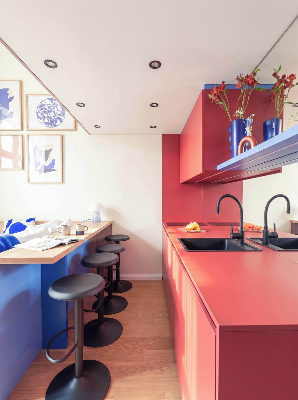 Fully equipped kitchen with everything you need for basic cooking and dinning area