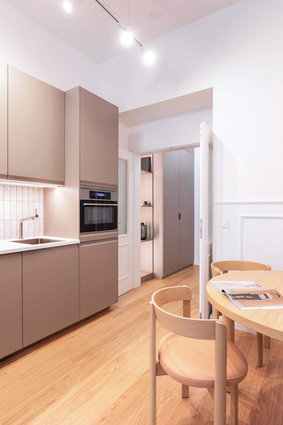 Entrance to the kitchen