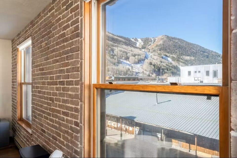 Exterior - Just 2 blocks to skiing