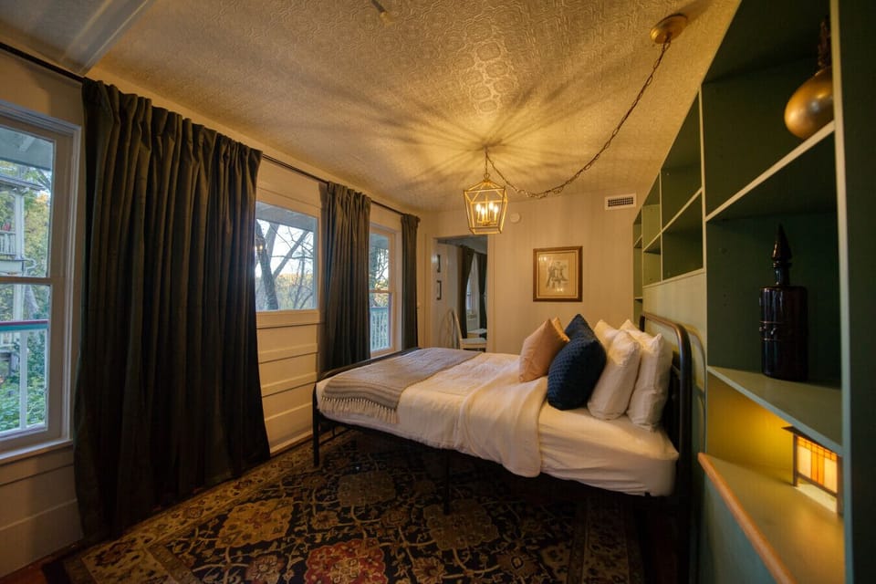Queen Bed