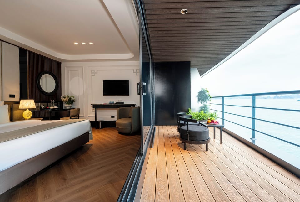 Premium bedding, minibar, in-room safe, desk