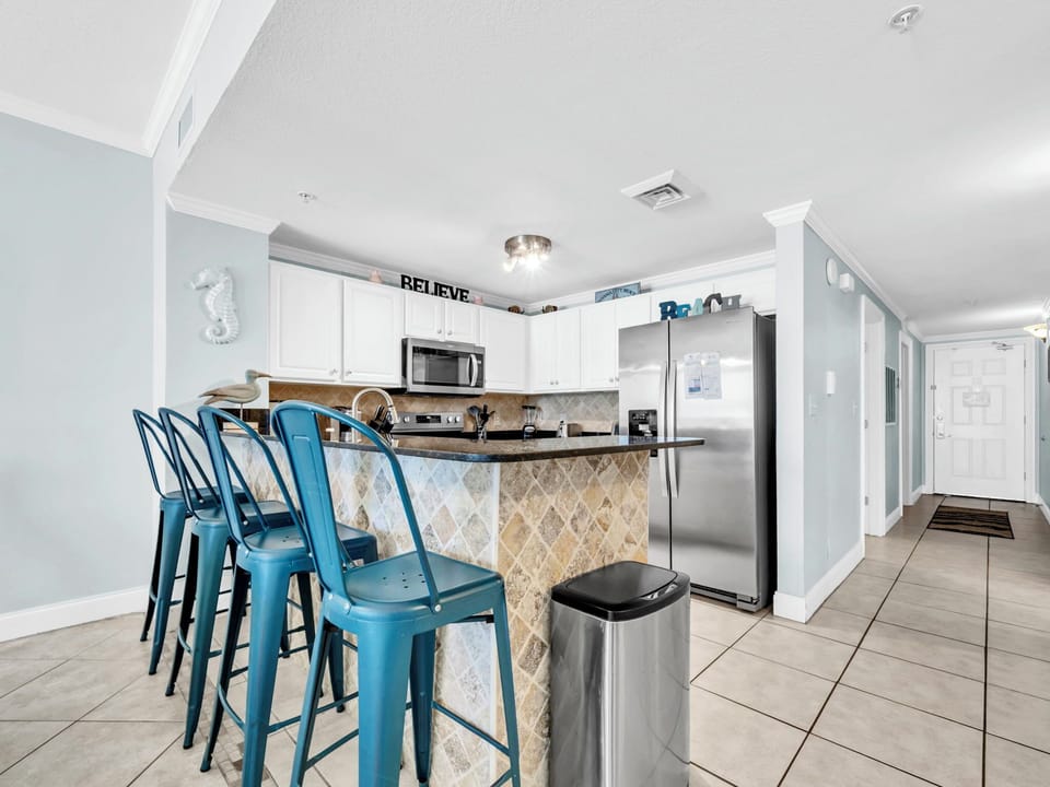 Eat-in bar seating