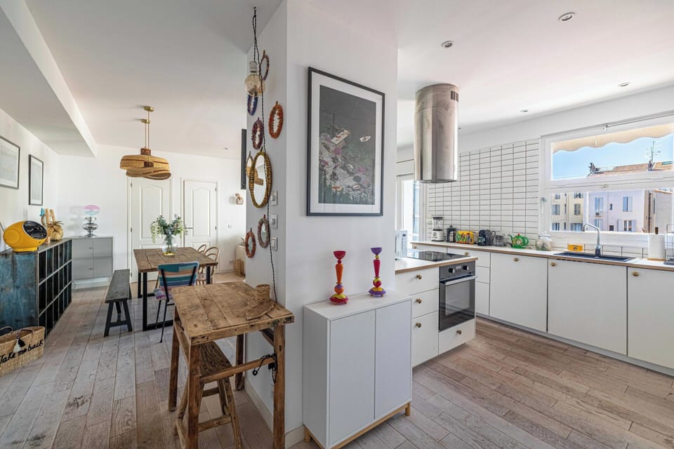 Apartment | Private kitchen | Fridge, oven, stovetop, dishwasher