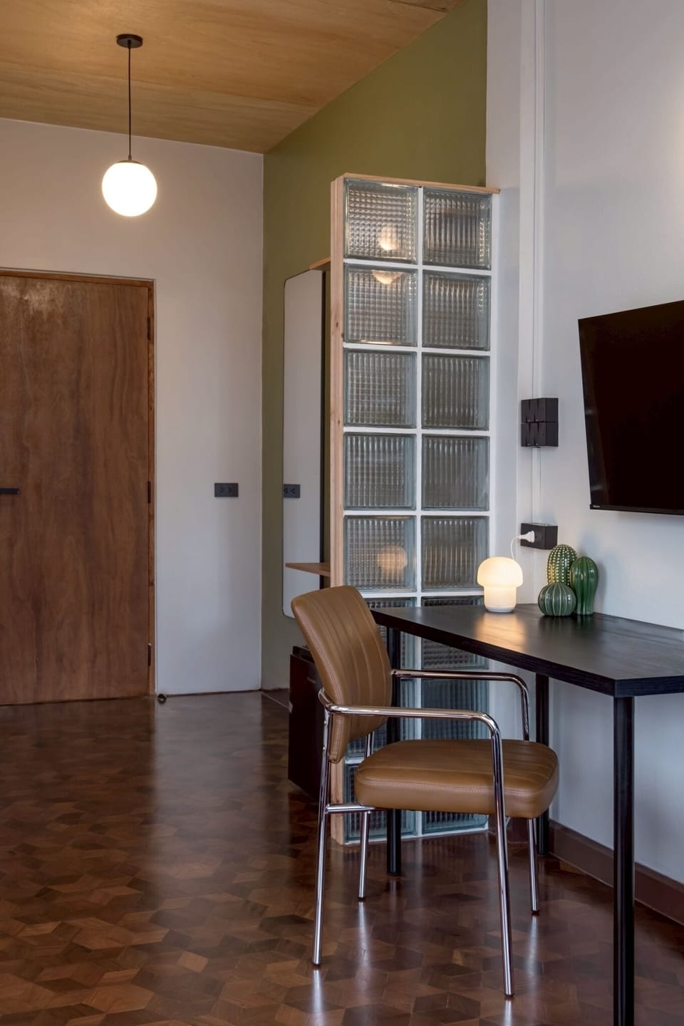Deluxe Triple Room, City View | Free minibar, free WiFi