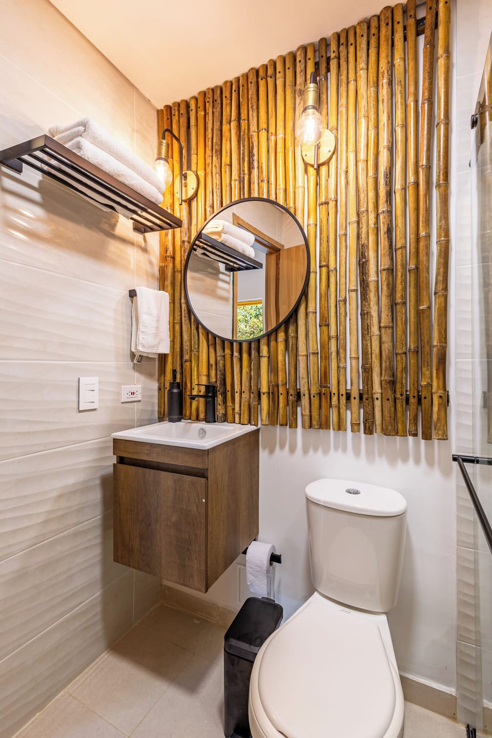 Comfort Double Room, Garden View | Bathroom | Shower, rainfall showerhead, hair dryer, heated floors