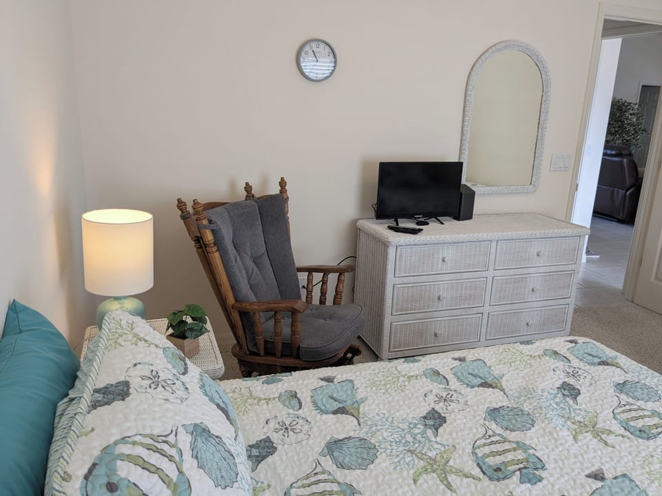 Twin size bedroom with 2 beds