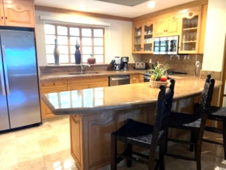 Full size kitchen