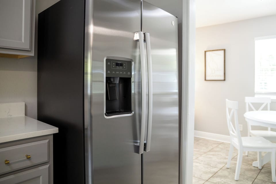 Full kitchen for cooking meals 