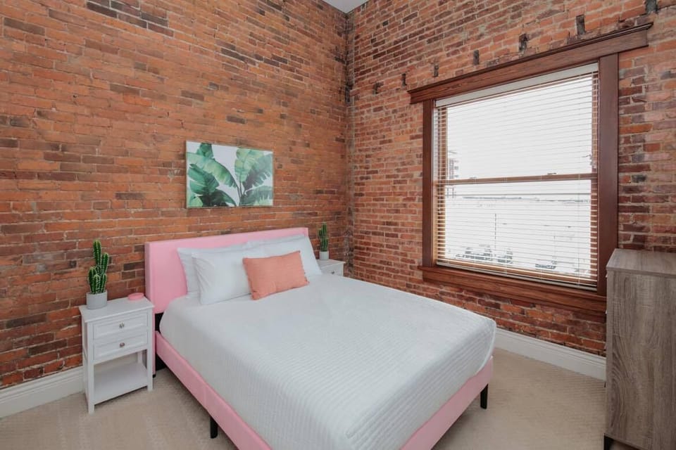 Complete with a luxurious king bed and a plush memory foam mattress!