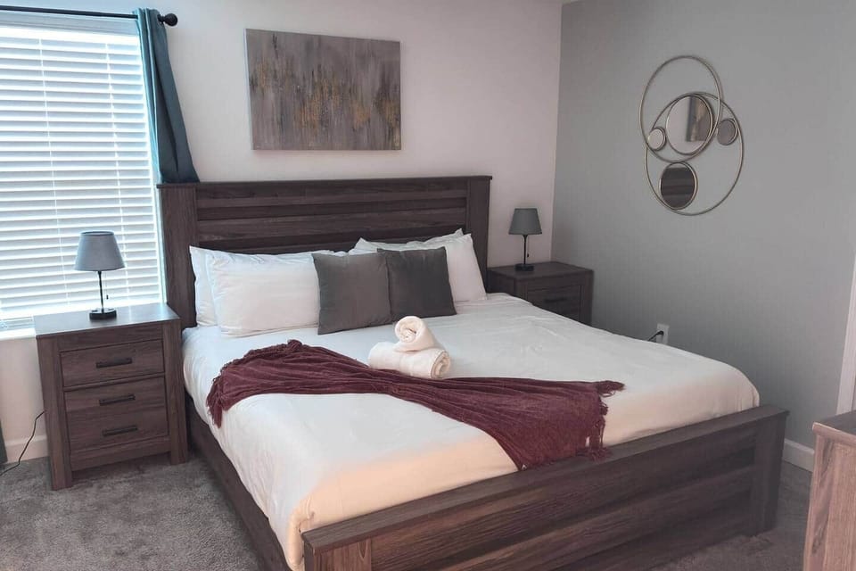 Upstairs Bedroom with 1 Queen Bed and 55" Smart TV