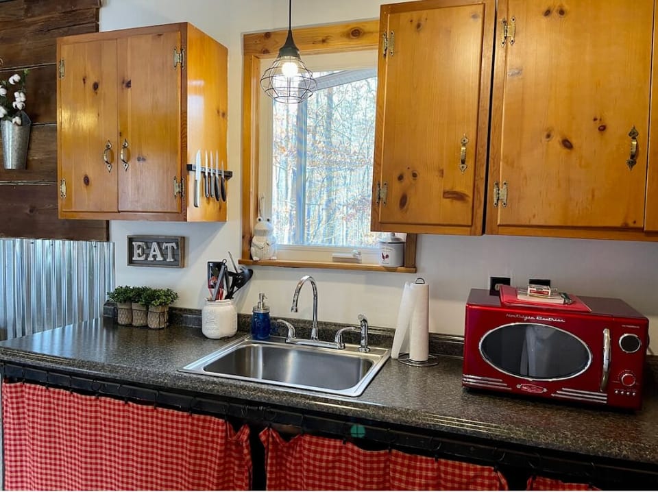 Kitchen essentials with plenty of counter and cabinet space. 