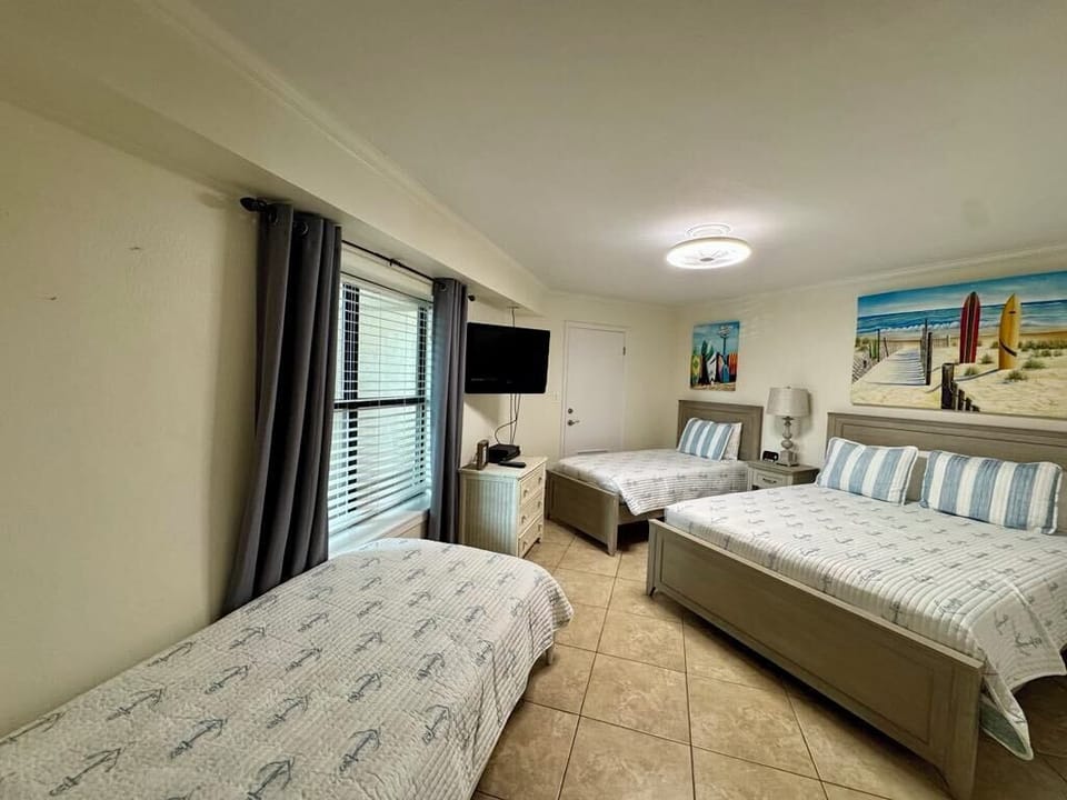 Third Bedroom(b)