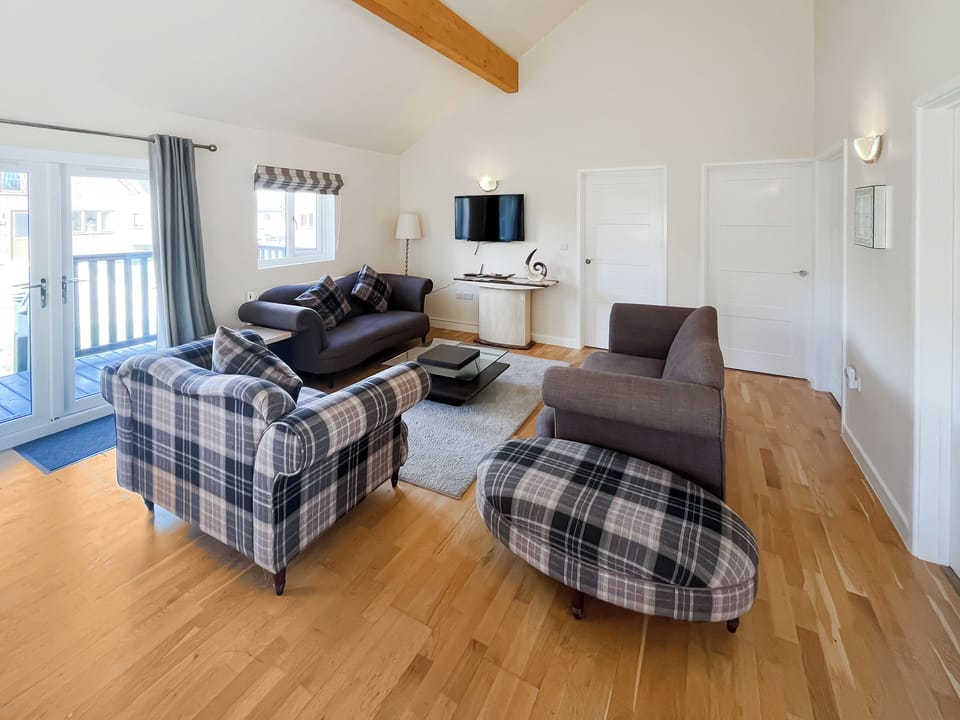 Living area | James Ville Marina - Lavender - James Villa Marina, Brigg