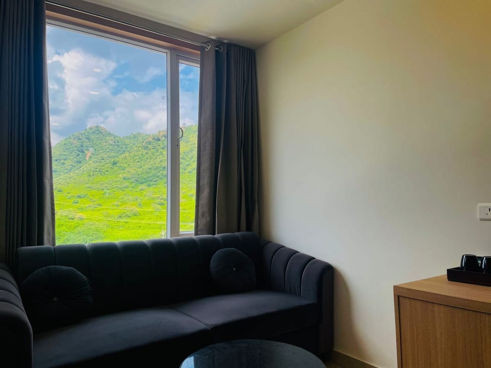 Superior Double Room, Mountain View | Desk, laptop workspace, free WiFi