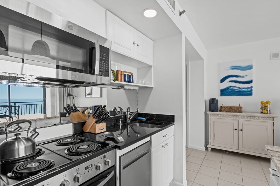 Signature Condo, 1 Bedroom, Balcony, Ocean View | Private kitchen | Fridge, microwave, stovetop, dishwasher