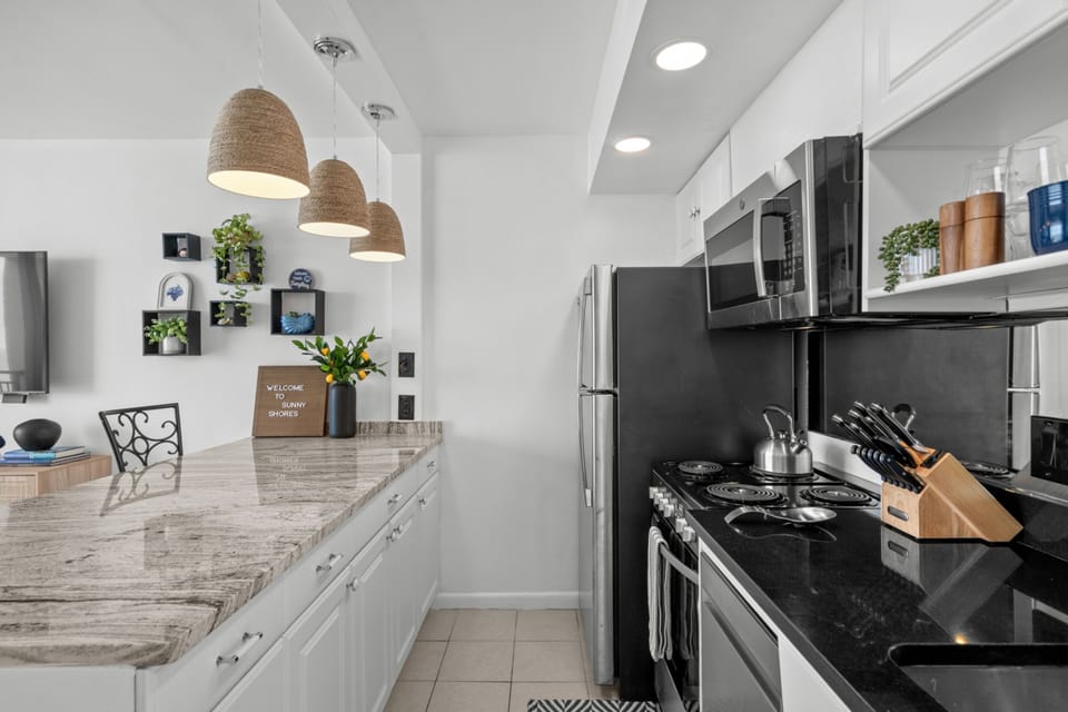 Signature Condo, 1 Bedroom, Balcony, Ocean View | Private kitchen | Fridge, microwave, stovetop, dishwasher