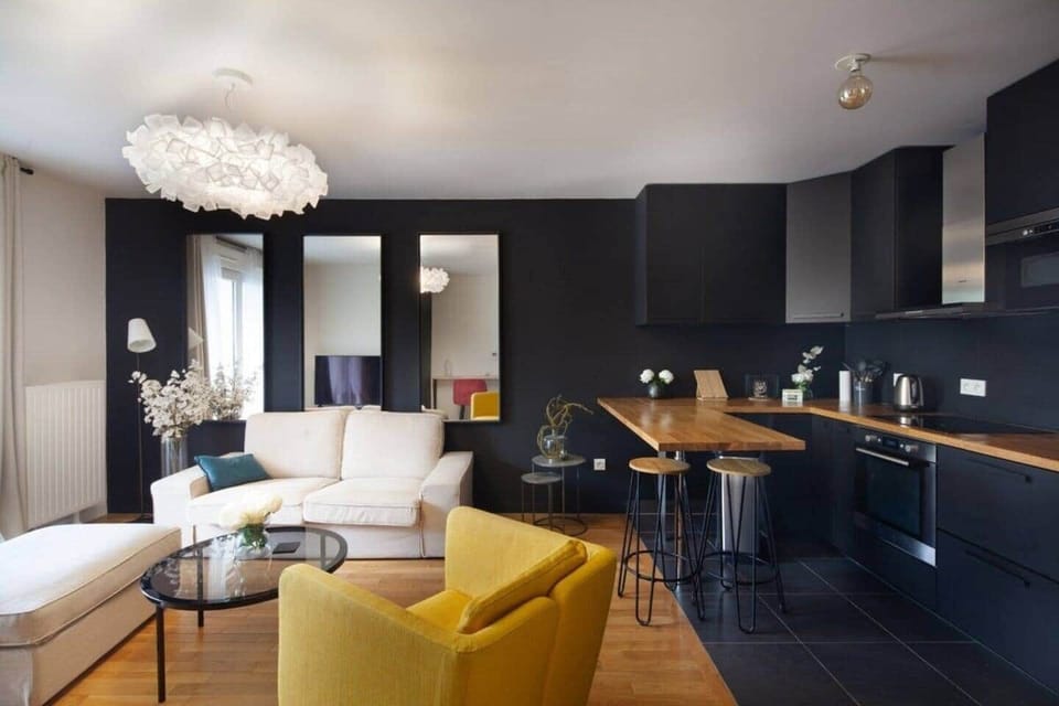 Living room image 2