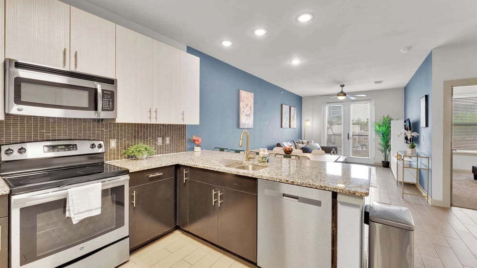 Full Kitchen