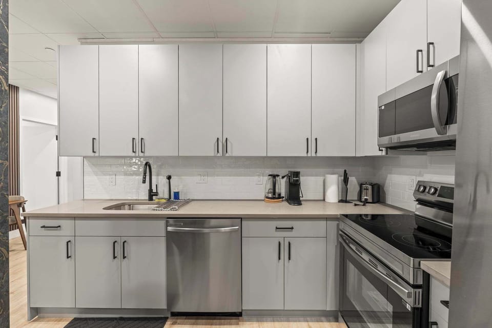 Full Kitchen