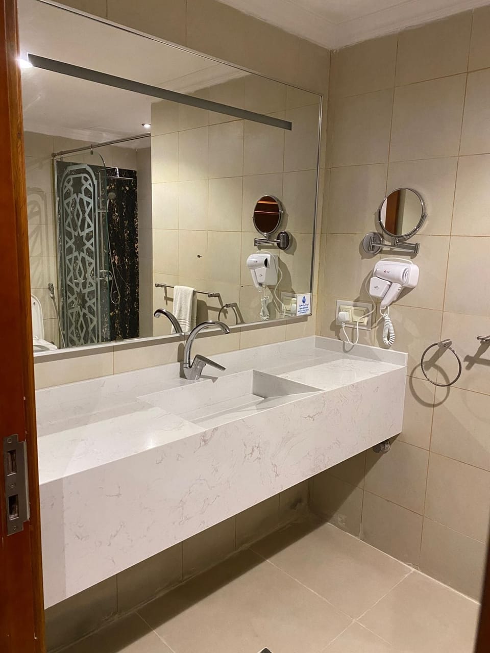 Free toiletries, hair dryer, bathrobes, towels