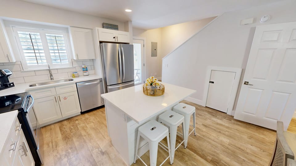 Townhome, 2 Bedrooms | Private kitchen | Coffee/tea maker, fridge, oven, toaster