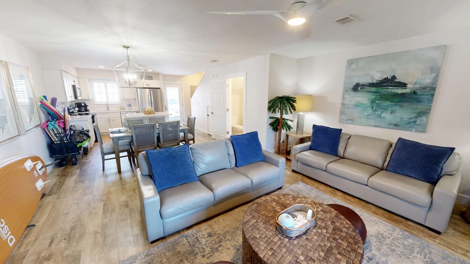 Townhome, 2 Bedrooms | Living area