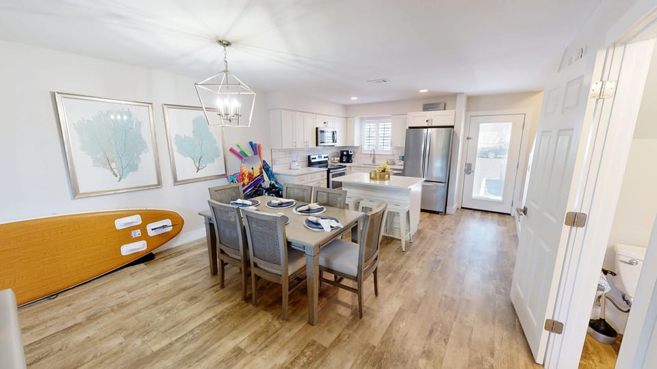 Townhome, 2 Bedrooms | Dining