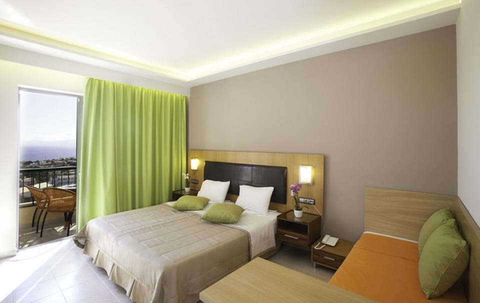 Blackout drapes, free WiFi, bed sheets