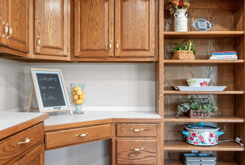 Kitchen Nook | Built-In Desk & Shelving with Warm Wood Finishes and Charming Decor Accents