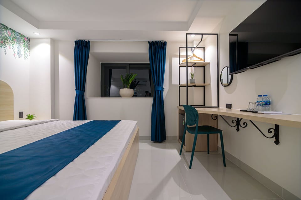 Deluxe Double Room Single Use | Soundproofing, free WiFi