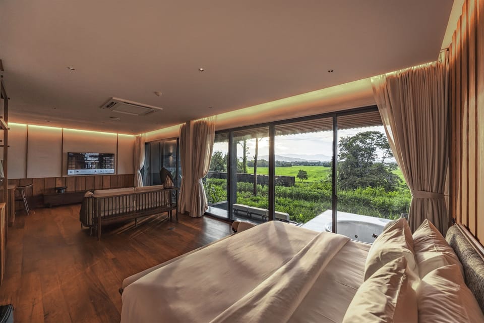 Junior Suite, Balcony, Garden View | In-room safe, soundproofing, free WiFi