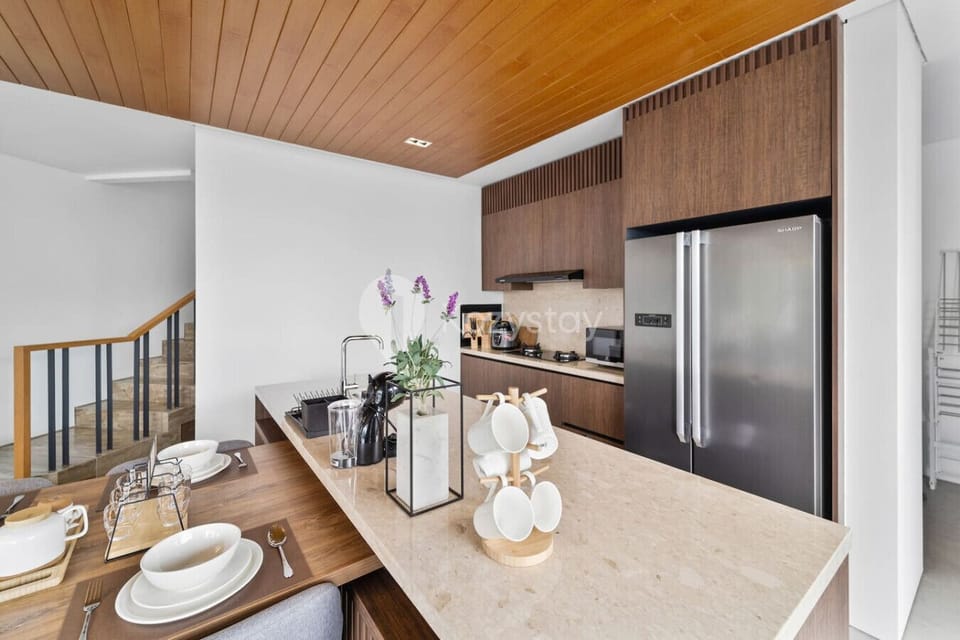 Villa, 6 Bedrooms, Mountain View | Private kitchen | Full-size fridge, microwave, stovetop, rice cooker