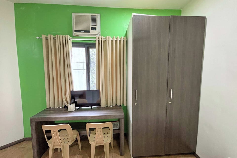 Standard Room | Desk, free WiFi, bed sheets