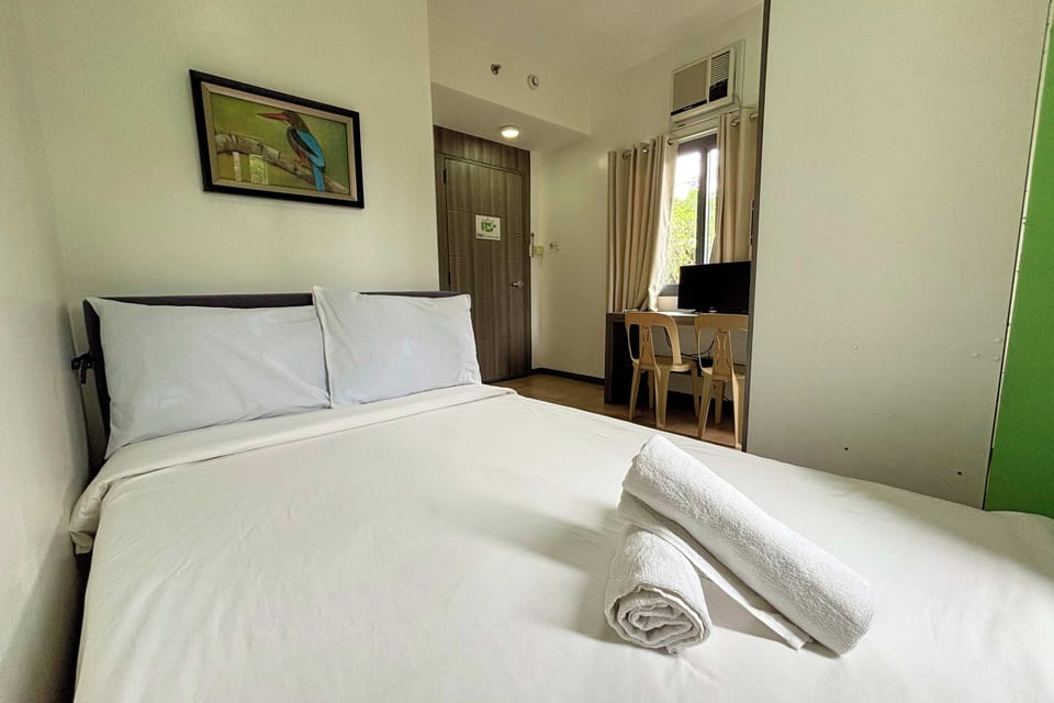 Deluxe Room | Desk, free WiFi, bed sheets