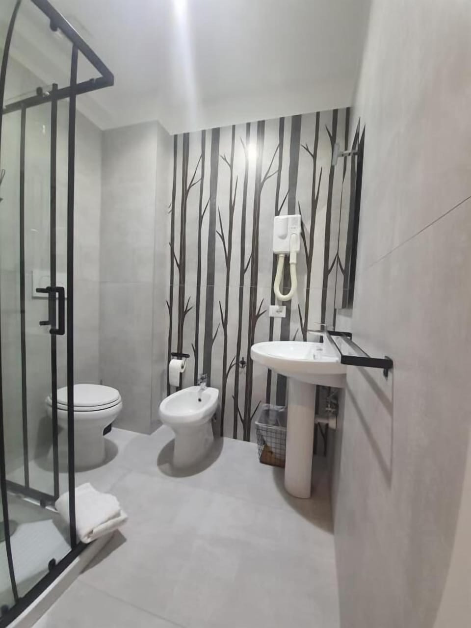 Classic Double or Twin Room, Balcony | Bathroom | Shower, towels