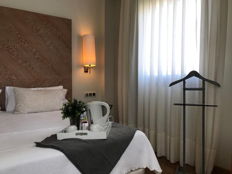19 bedrooms, in-room safe, desk, blackout drapes