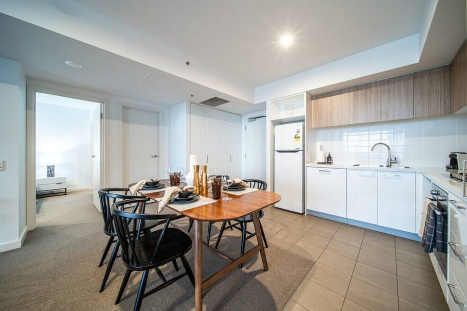 Start the morning with coffee and breakfast, or wind down with a home-cooked dinner in the open dining area.
