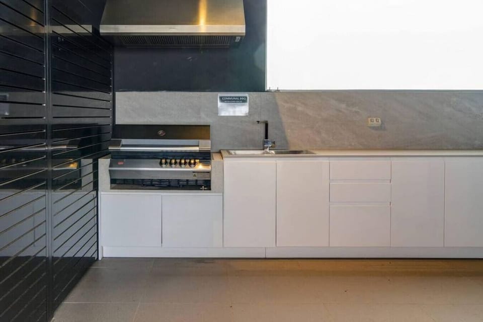 A shared built-in BBQ setup can be found on the rooftop.