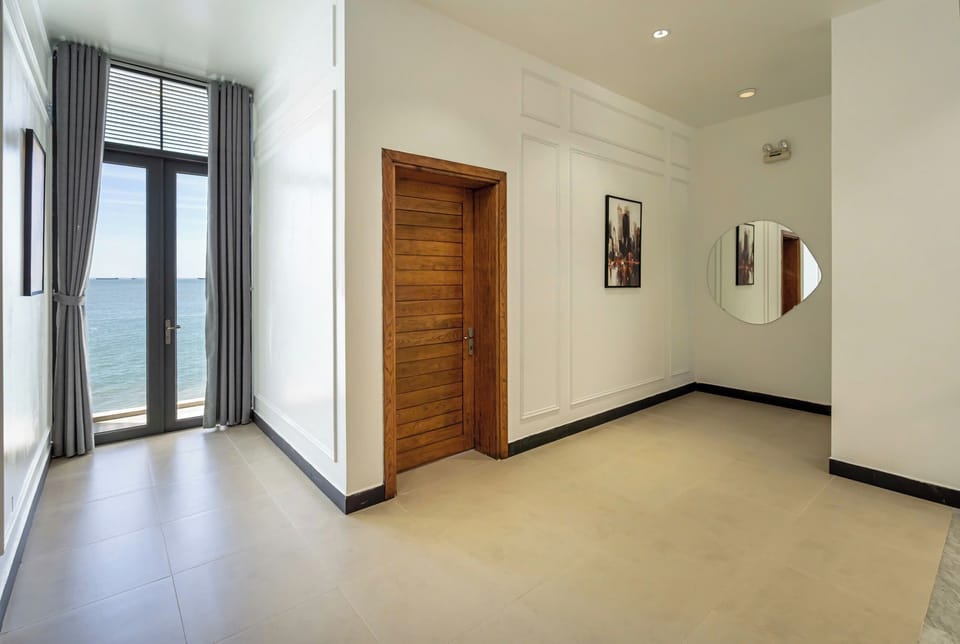 Luxury Villa, 4 Bedrooms, Ocean View, Beachfront | Egyptian cotton sheets, premium bedding, down comforters