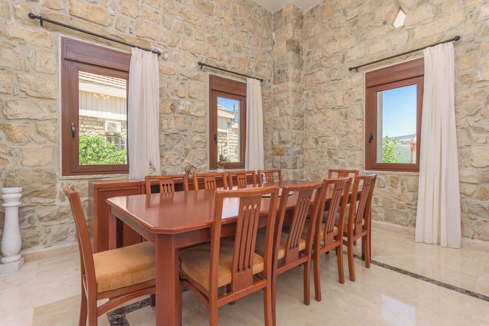 House, 3 Bedrooms, Private Pool, Mountain View | In-room dining